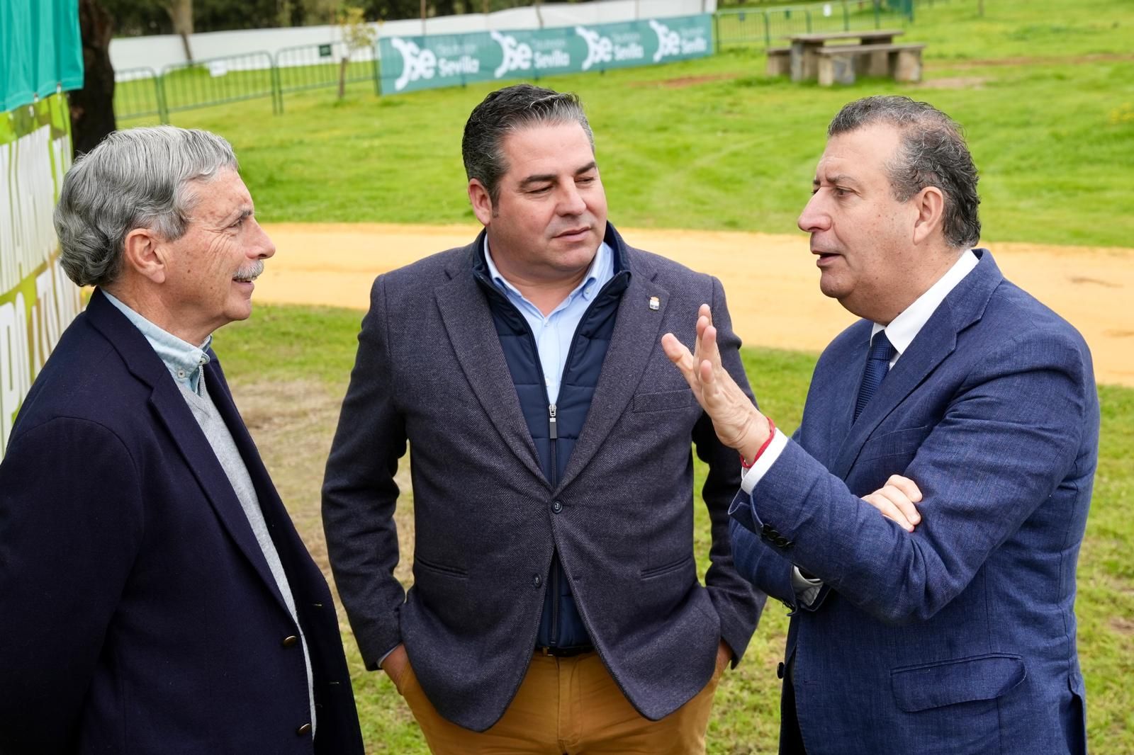 Visita del presidente de la Diputación en Villamanrique de la Condesa
