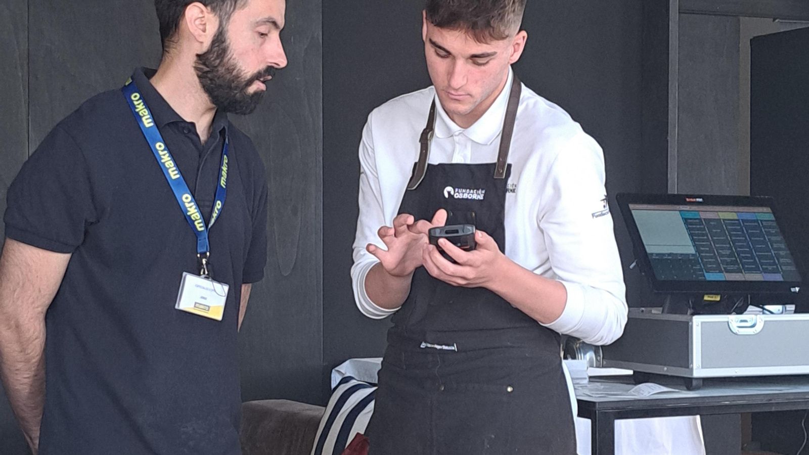 Entre los talleres del Reto Laboral Cádiz Tour se impartirá uno de manejo de dispositivos digitales de sala.