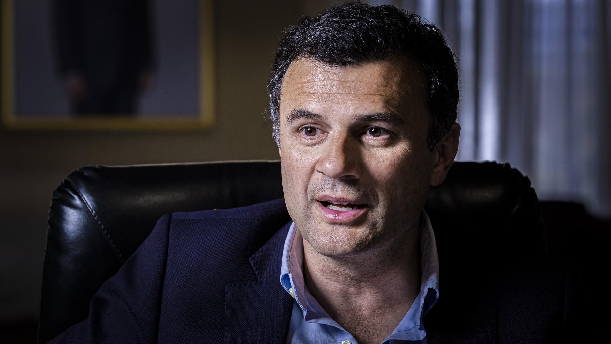 El alcalde de Cádiz dejará la política si a tres meses de las elecciones la deuda es mayor a la que recibió