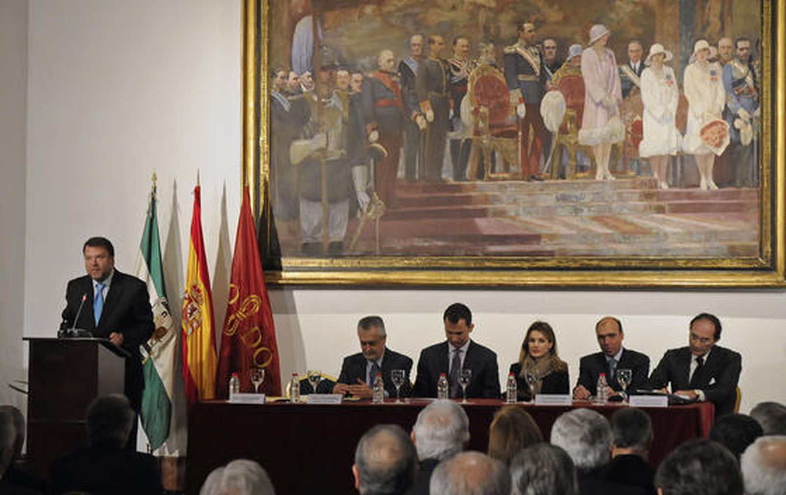 Alfredo Sánchez Monteseirín, alcalde de Sevilla, habla en el acto de presentación de la Fundación Príncipe de Girona.

Foto: Juan Carlos Vázquez