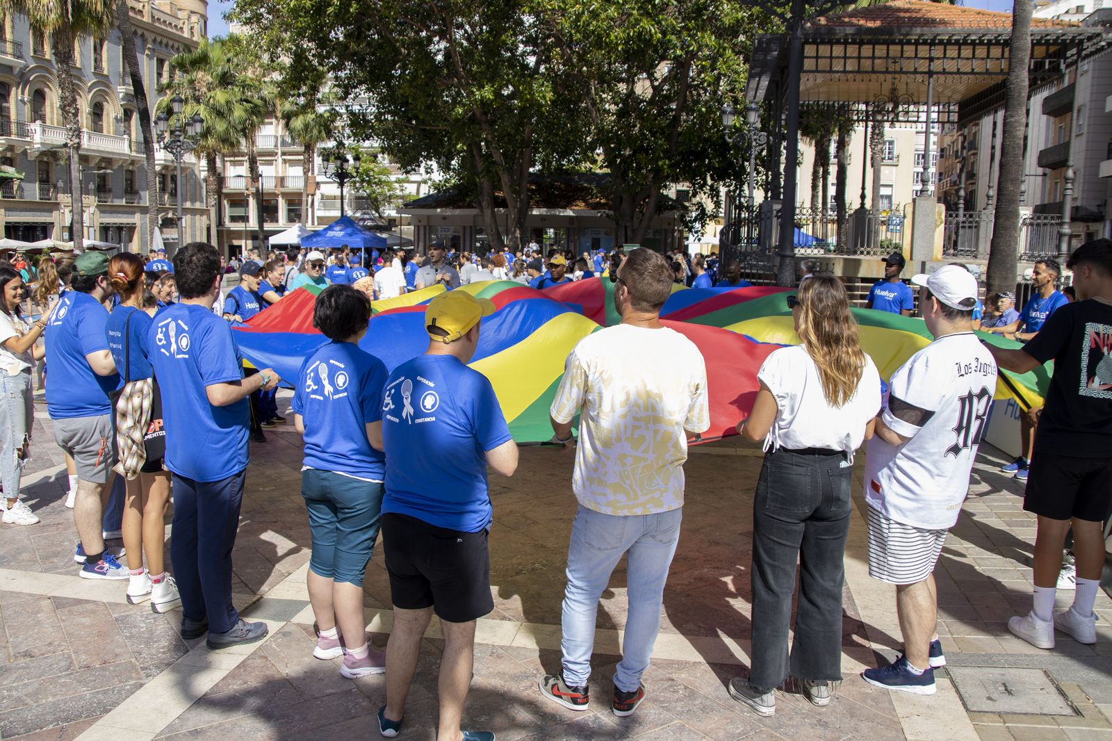 Imágenes del II Día del Bádminton inclusivo en la Plaza de las Monjas.