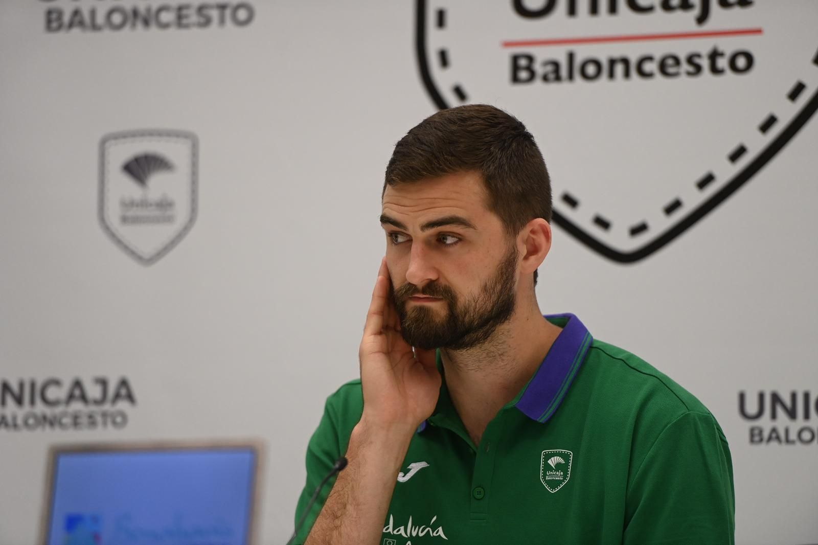 Las fotos de la presentación de David Kravish con el Unicaja