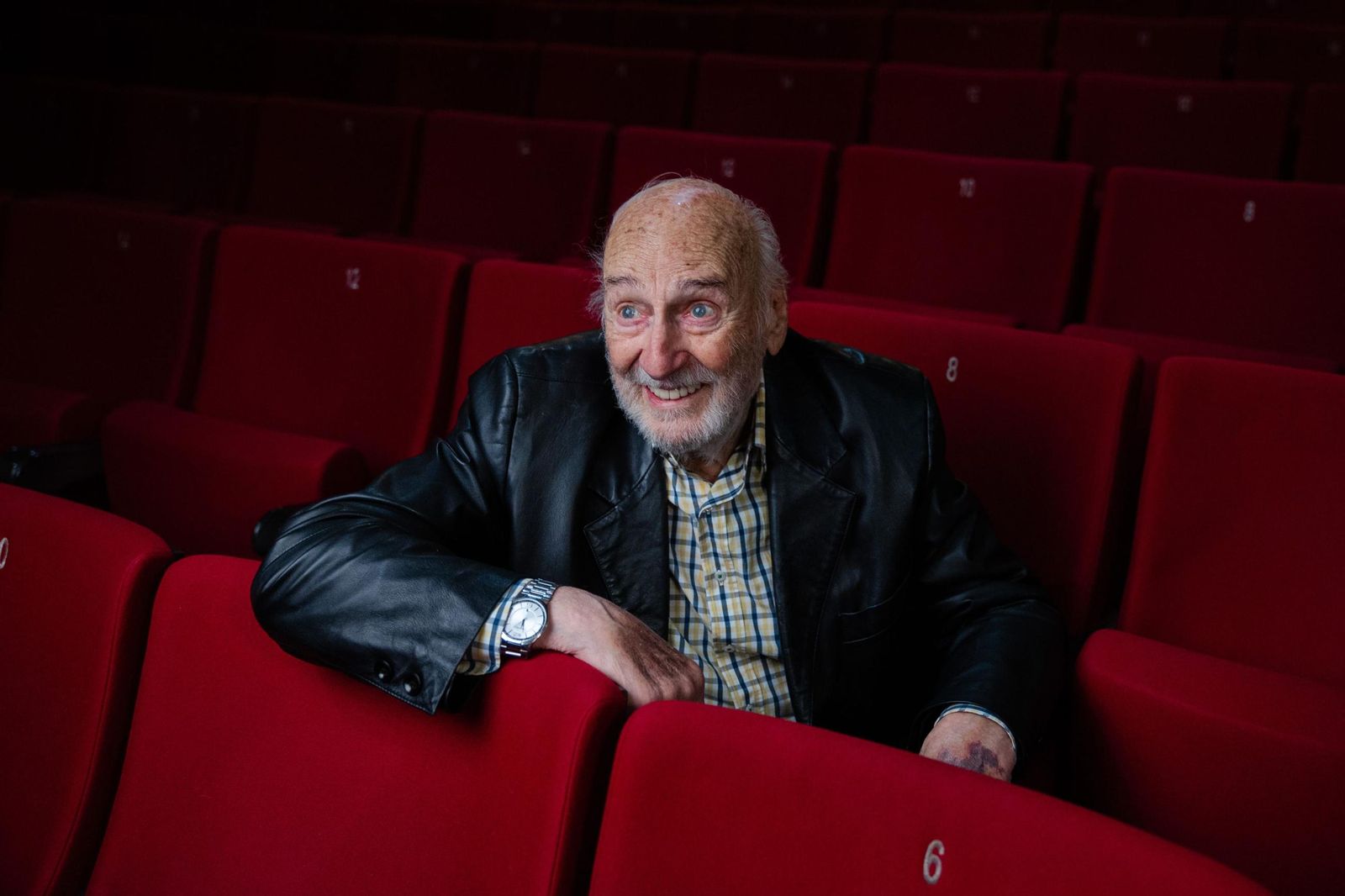 Héctor Alterio (96 años) - Actor hispanoargentino de gran impacto en el cine y el teatro español, recibió el Goya de Honor en 2024