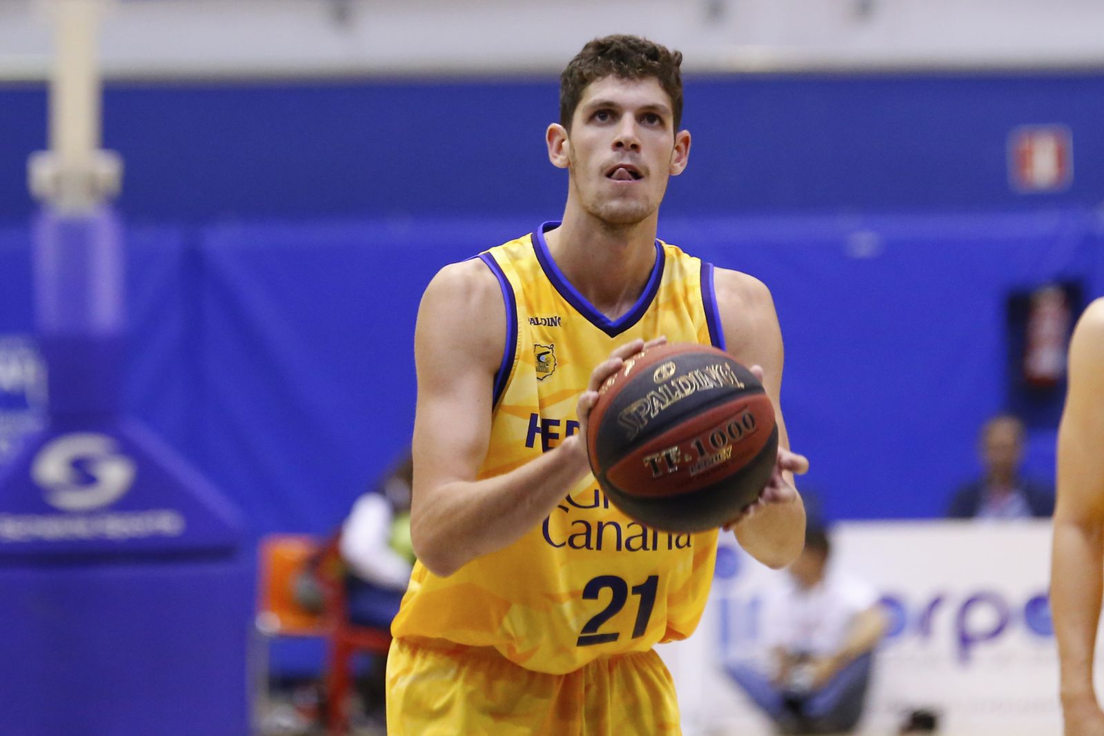 La primera victoria del Unicaja, en fotos