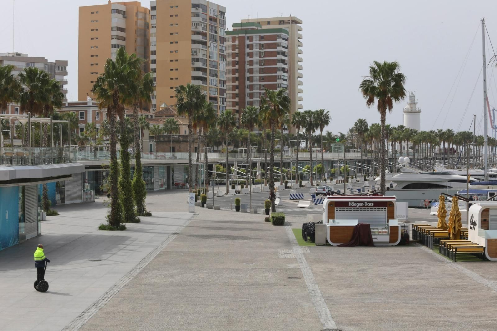 El Muelle Uno durante el estado de alarma.
