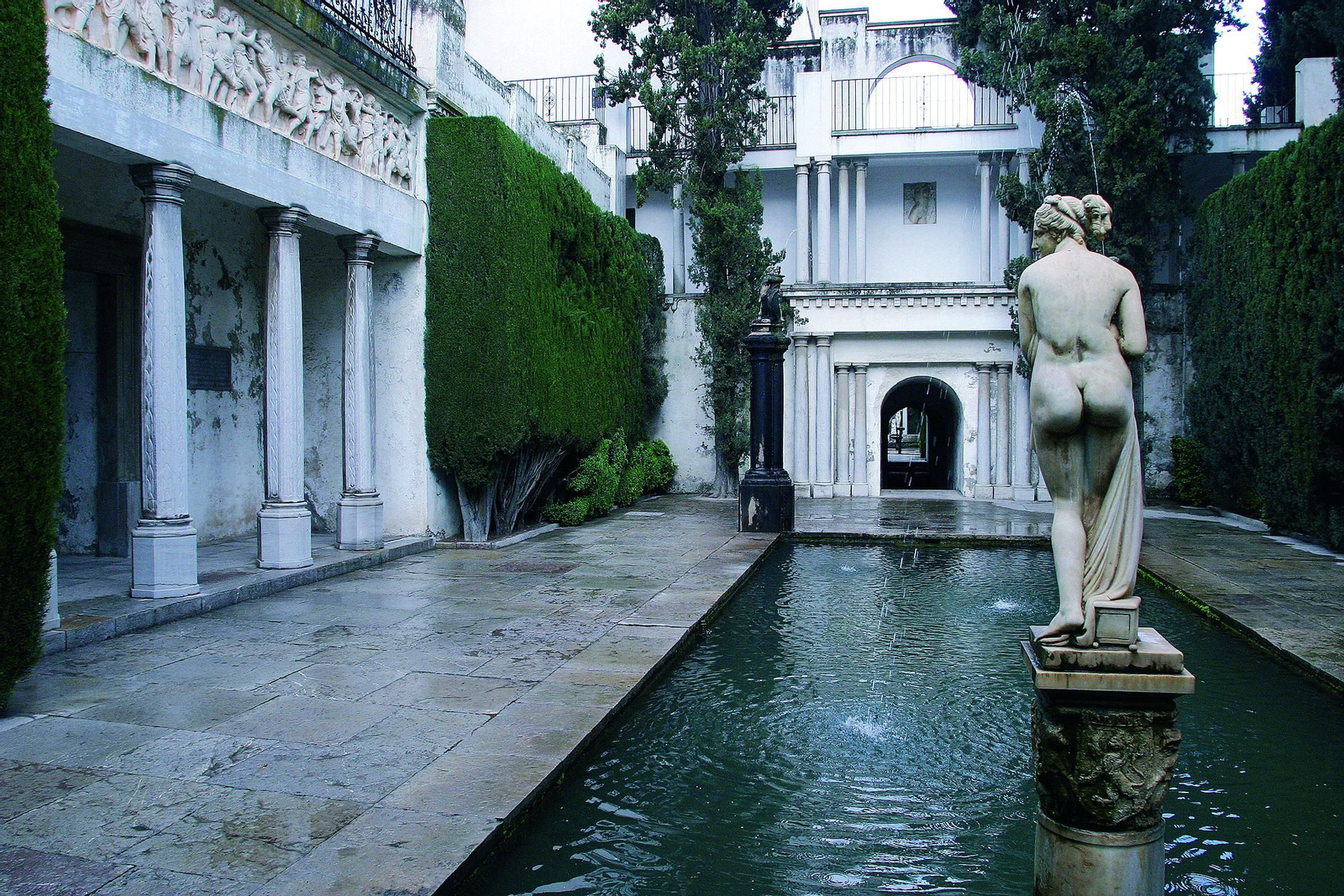 Un parte de los jardines de la Fundación