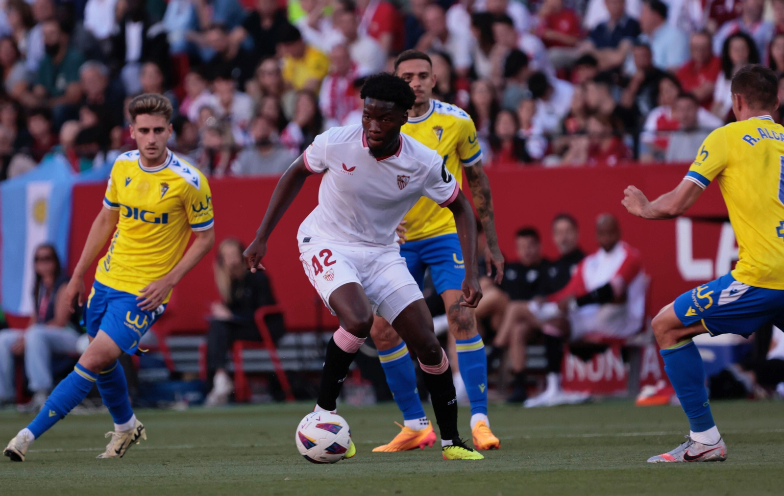 Todas las imágenes del Sevilla-Cádiz