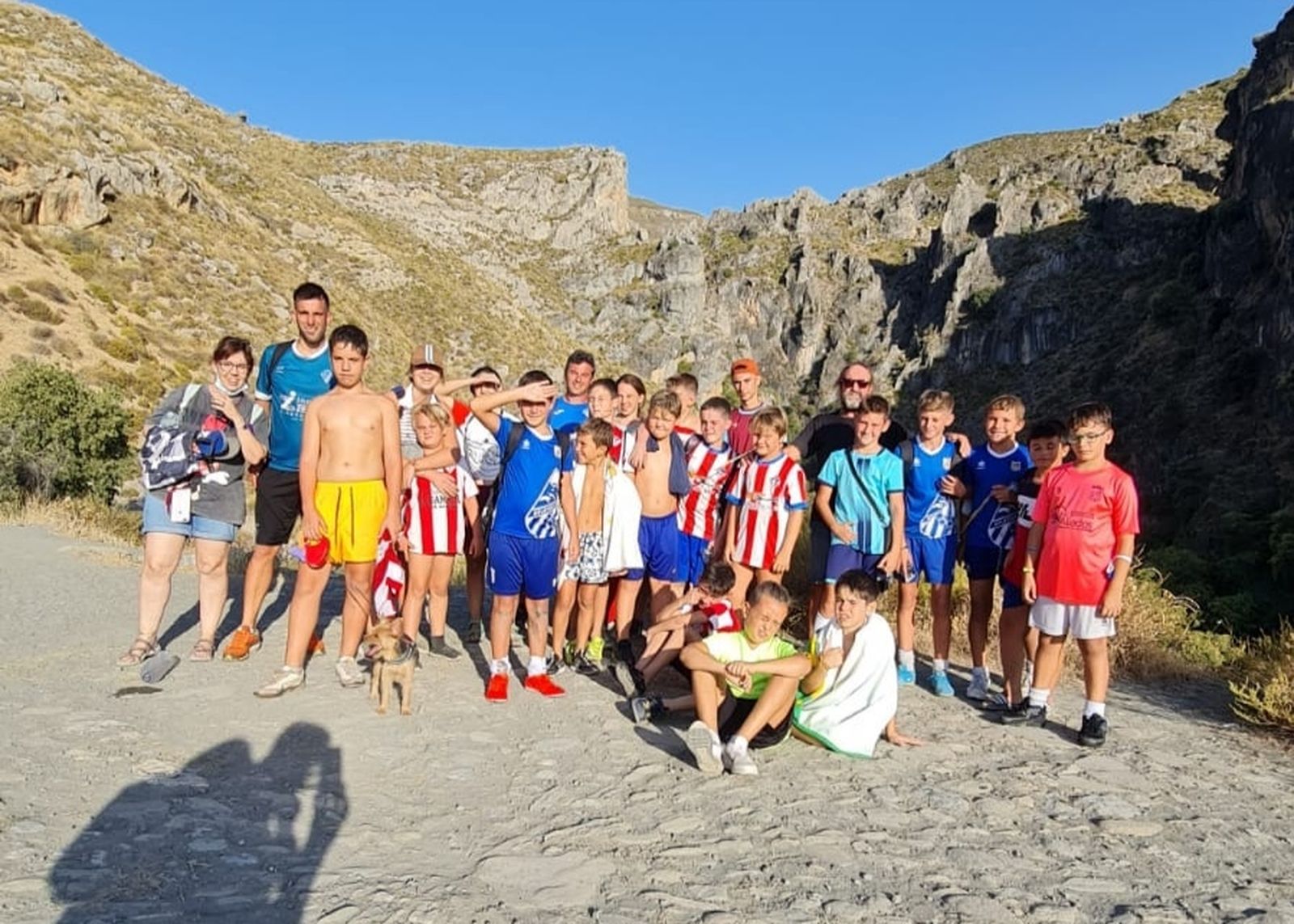 Ejemplar jornada de convivencia del Poli Almería en Monachil