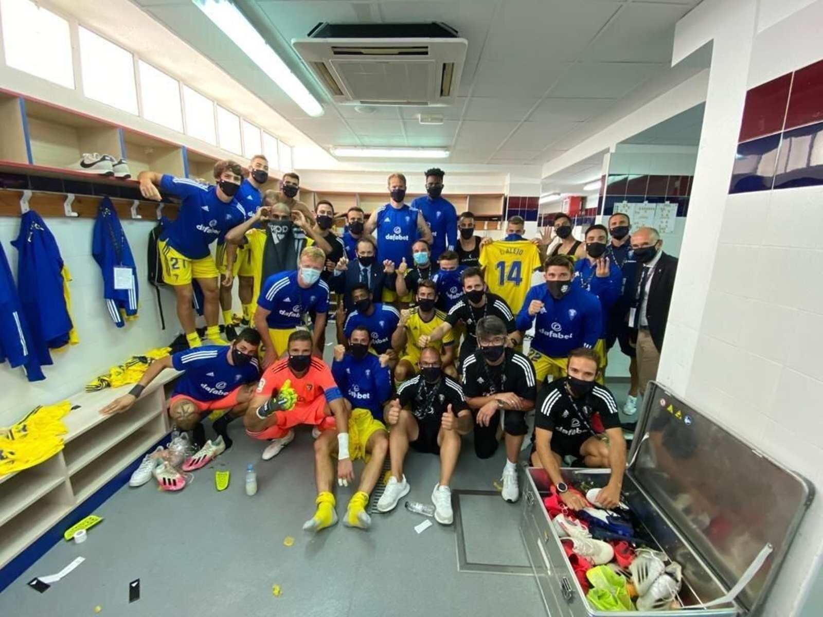 Imágenes del Huesca-Cádiz