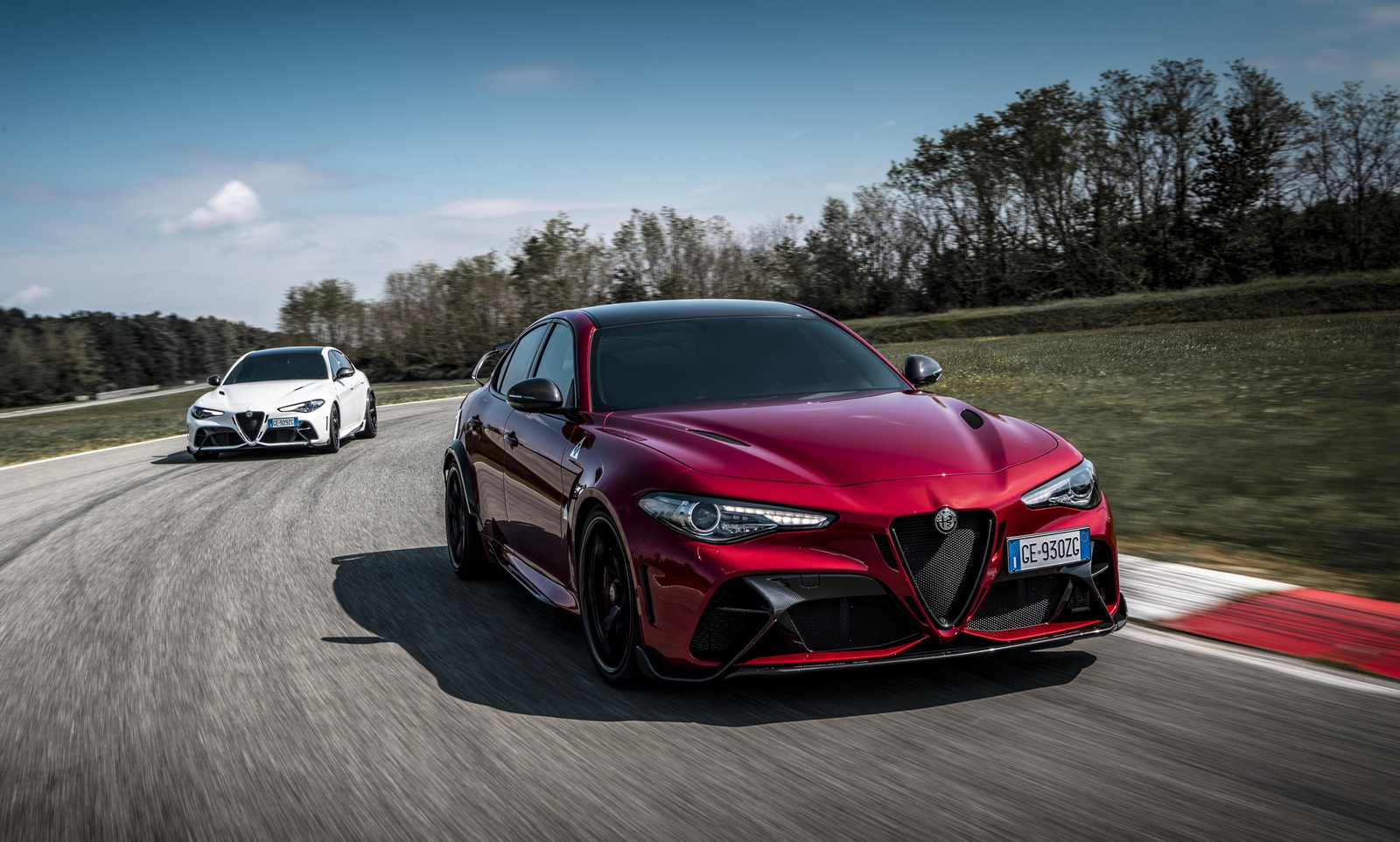 Alfa Giulia GTA, una berlina con motor biturbo de 540 CV