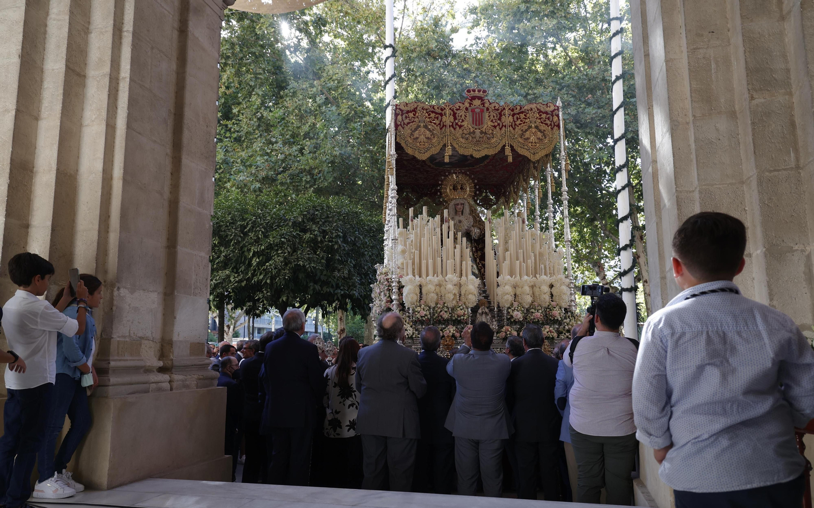 Imágenes del regreso de la Virgen de las Mercedes a su templo
