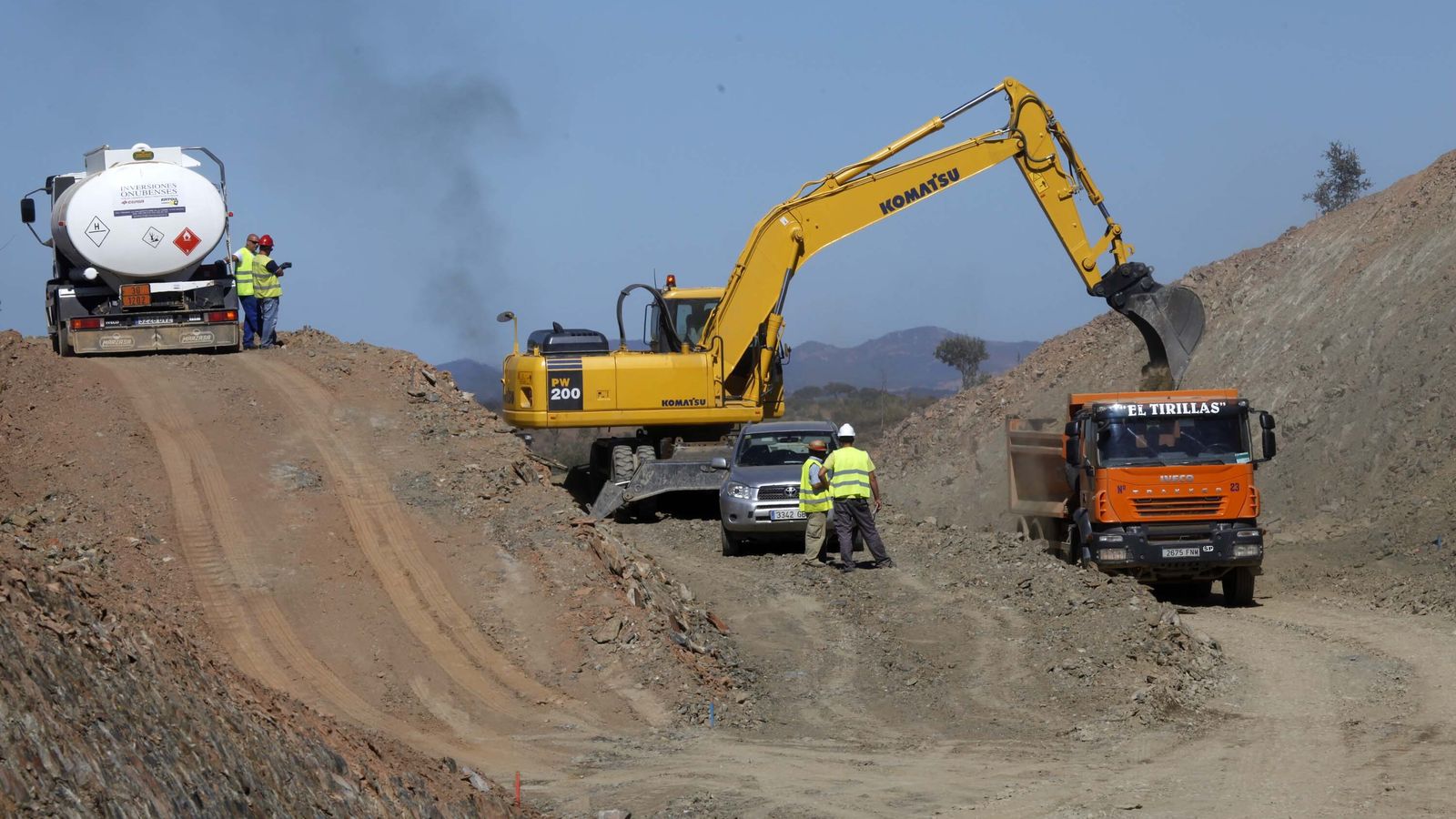 Movimientos de tierra en el lugar de la presa en el año 2013