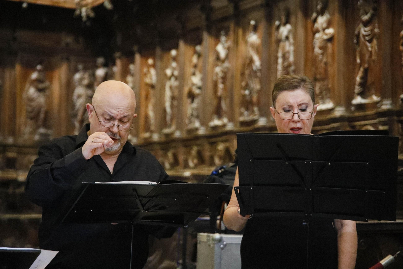 Las imágenes de la santa misa estacional presidida por el obispo de Almería, con la interpretación de Anacrusa