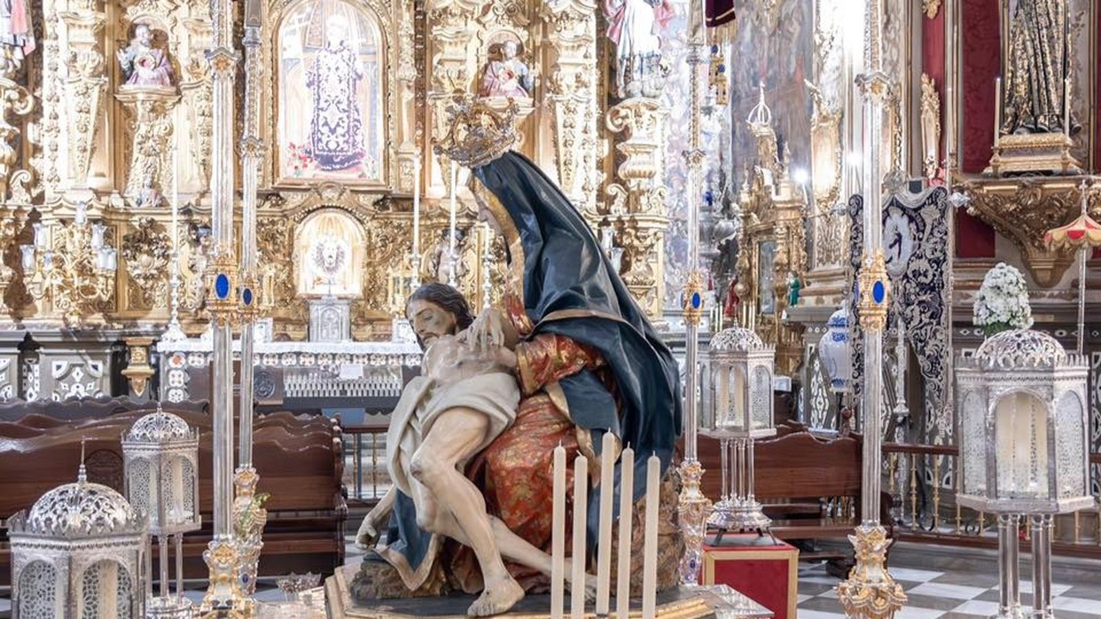 Altar de Cultos Extraordinario Santa María de la Alhambra, Mayo 2025.jpg