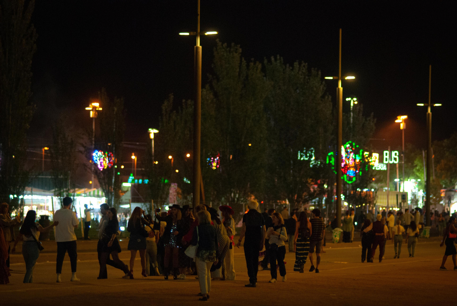 La Feria de Córdoba por la noche, en imágenes