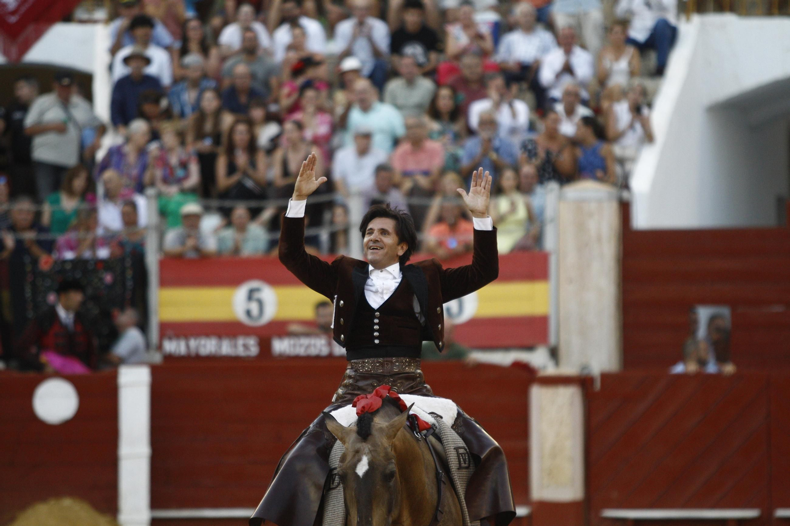 Las mejores imágenes de la corrida de toros de Diego Ventura, Talavante y Pablo Aguado, en Almería