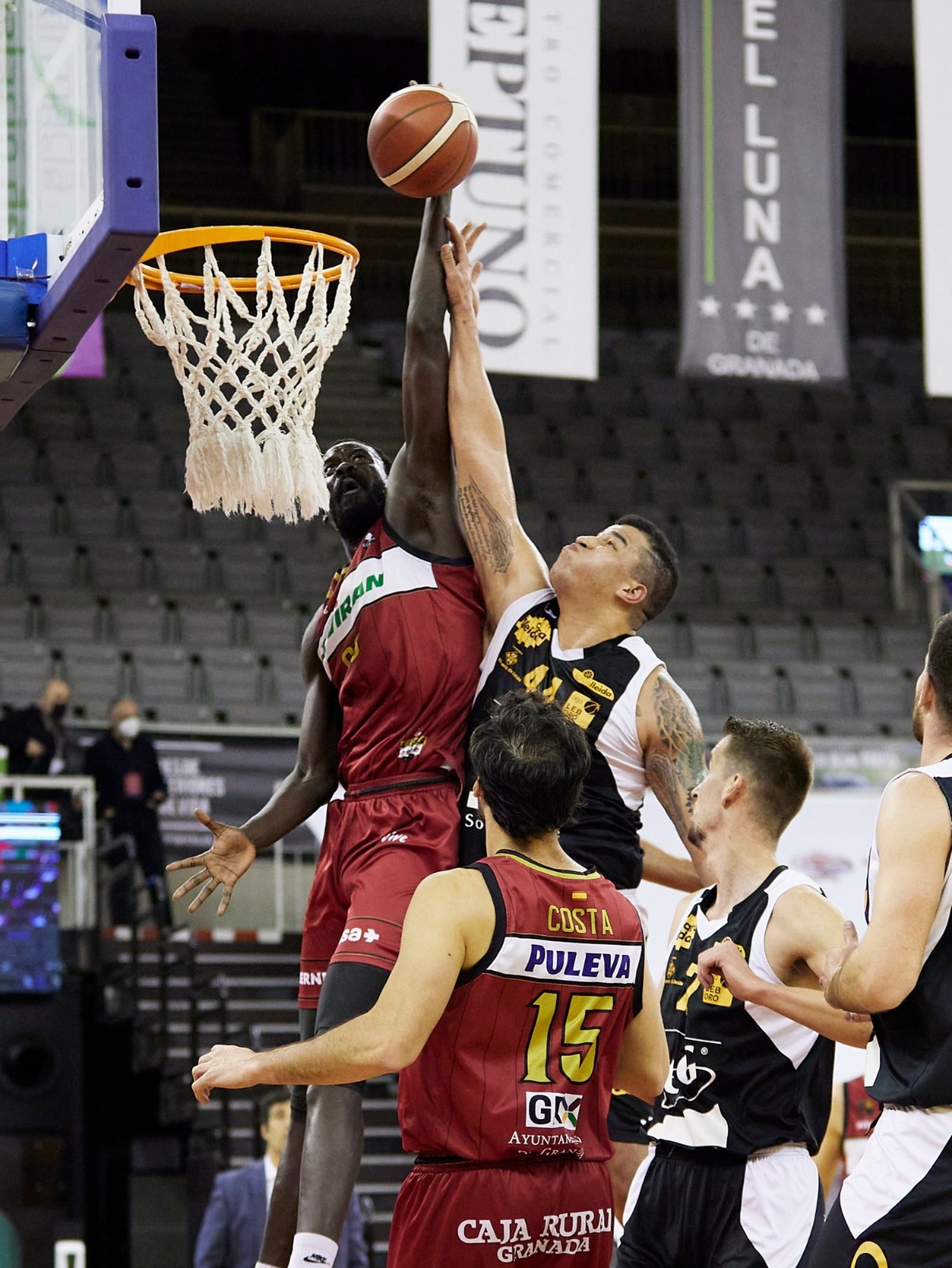 Bamba Fall tuvo momentos espectaculares en las zonas.