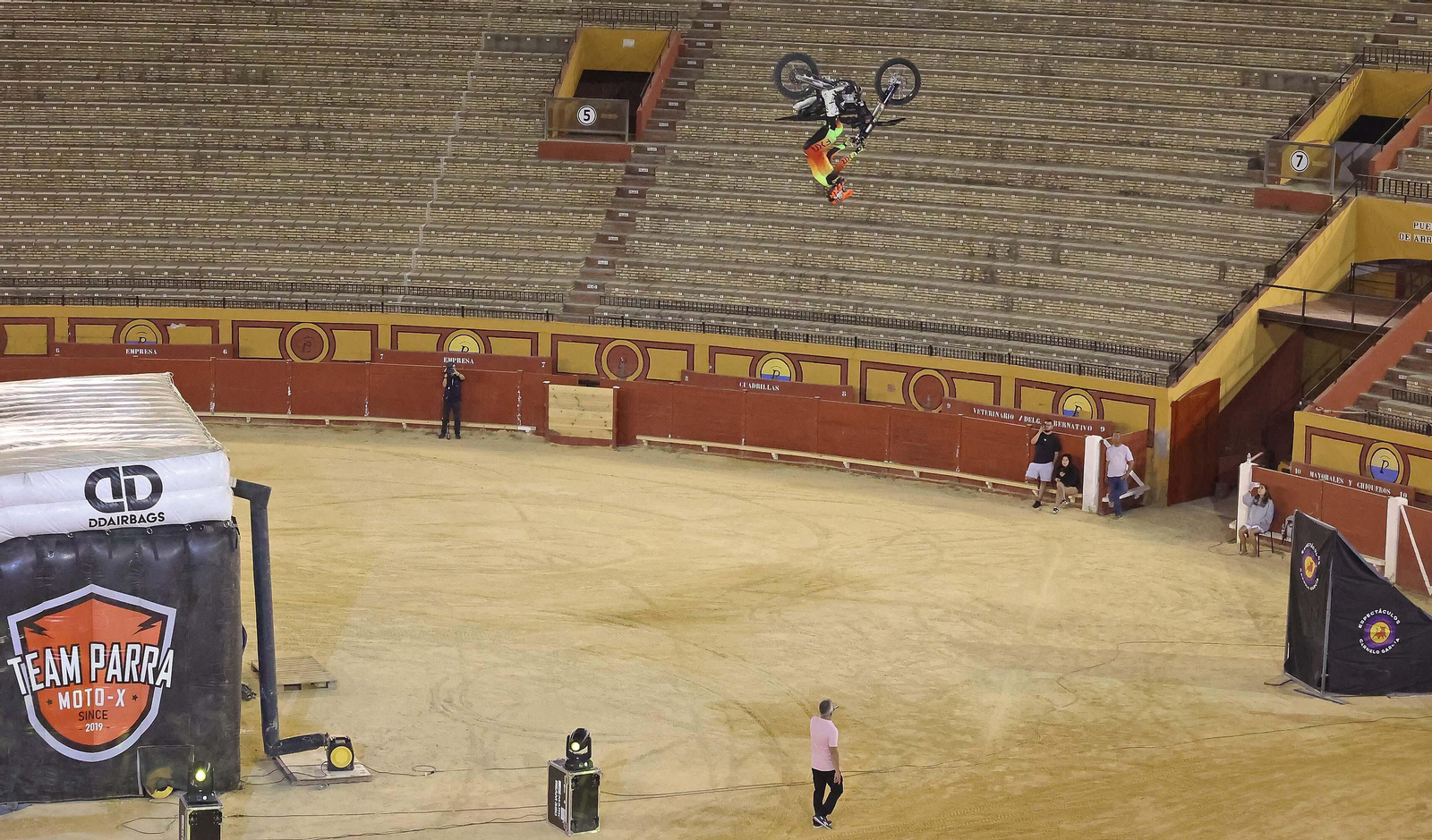 Imágenes del Freestyle Motocross Over Limits en Algeciras