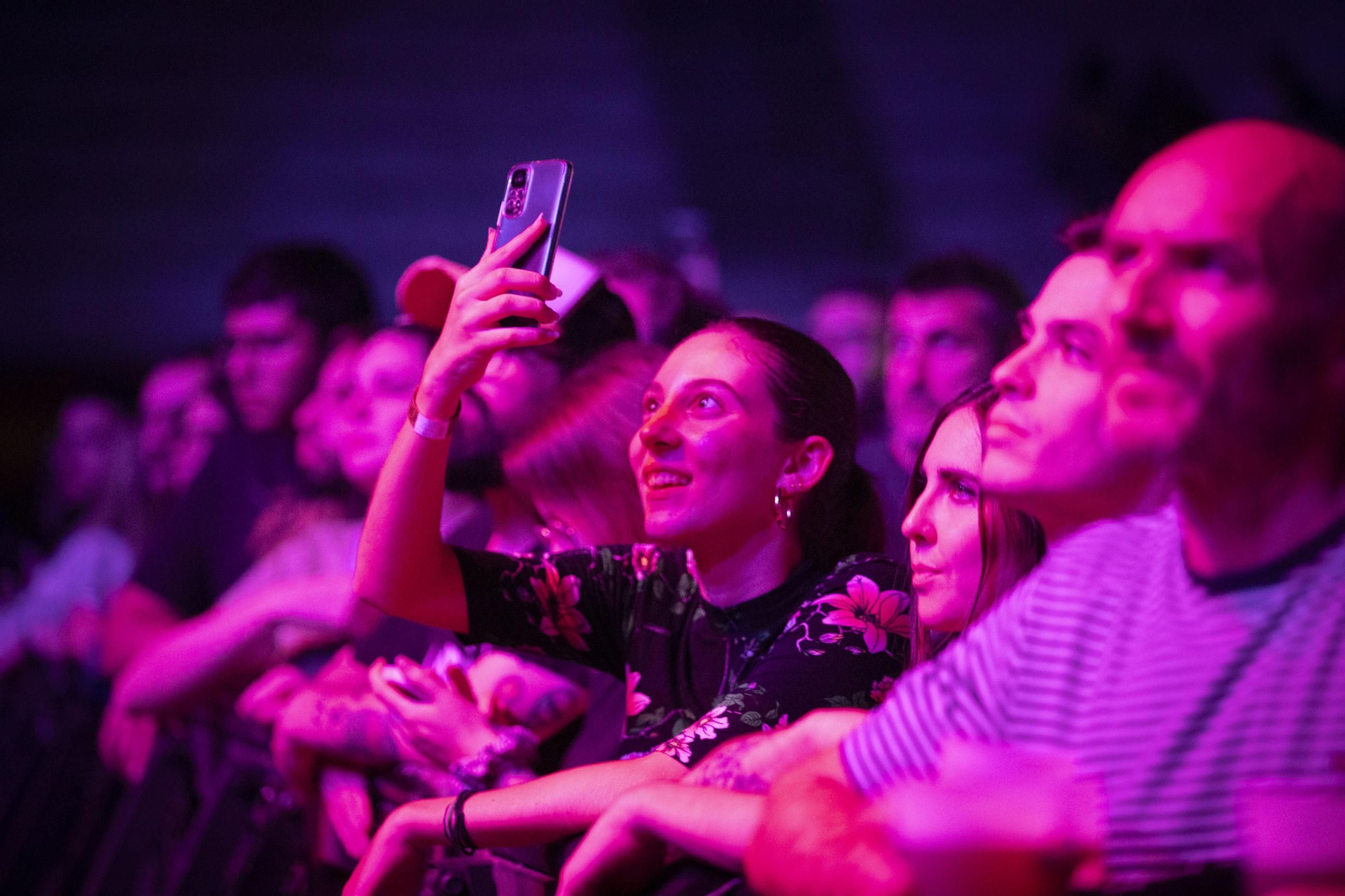 Los Planetas salen por la puerta grande de Granada