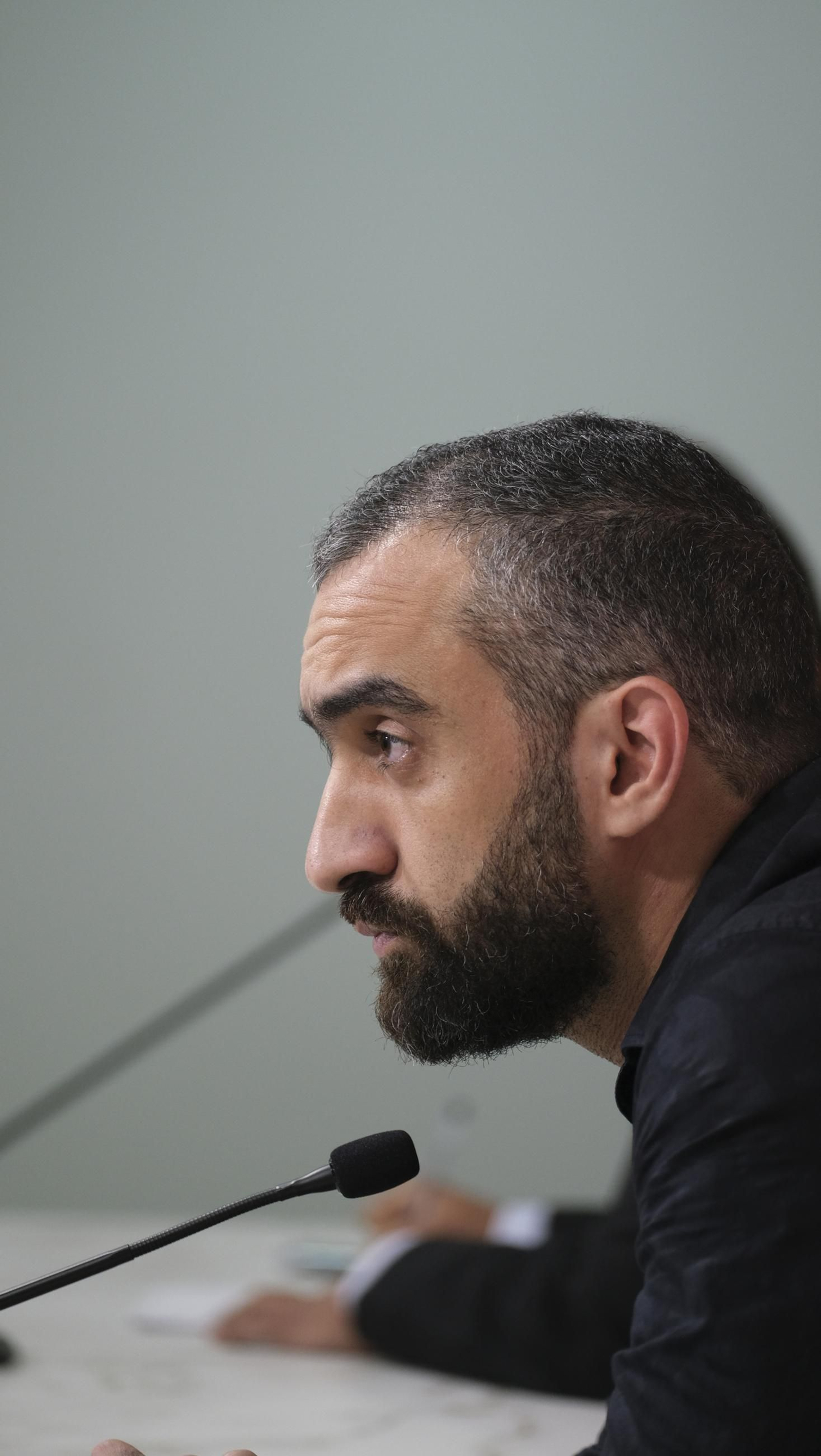 Mohamed El Assy, CEO de la U.D. Almería, en rueda de prensa, en imágenes