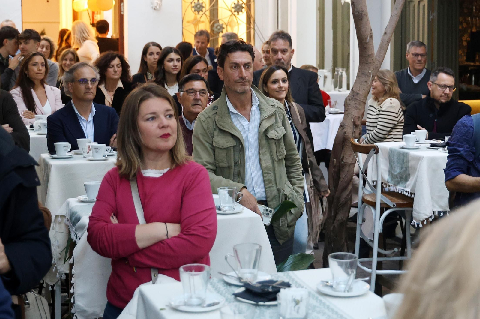 Imágenes de la presentación de "La Guía de Semana Santa de Huelva y Provincia" de Huelva Información