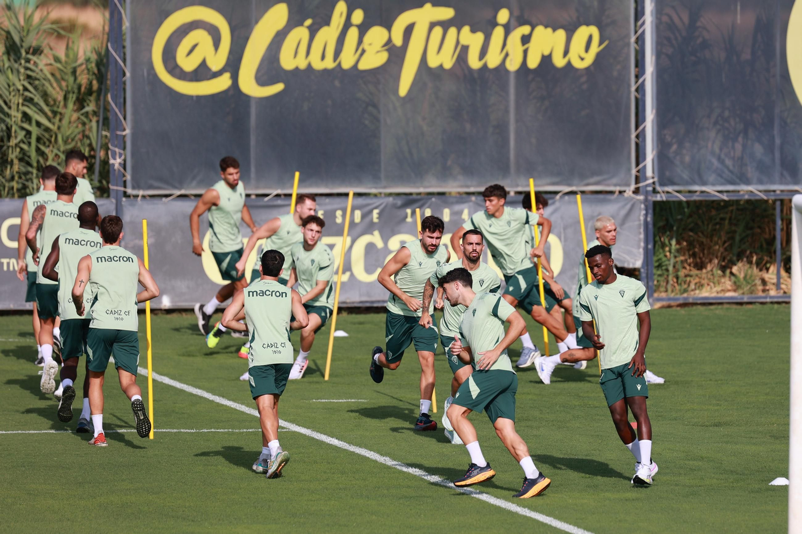 Un entrenamiento del Cádiz.