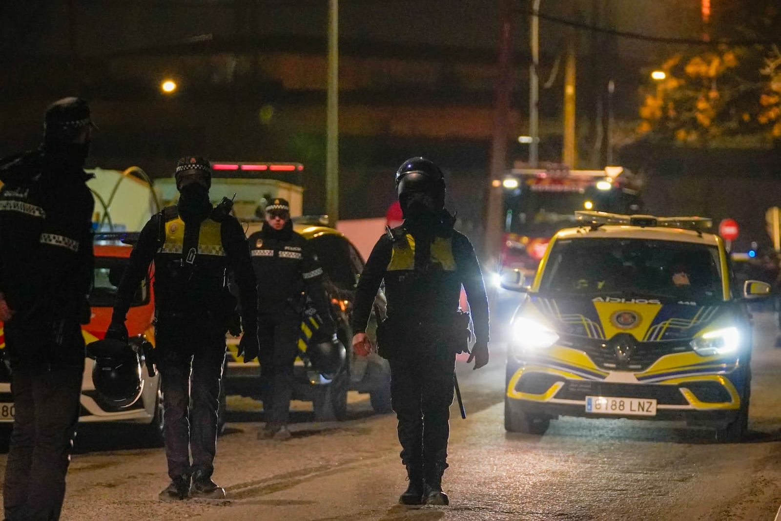 El derribo de la gasolinera de Alcosa, todas las fotos