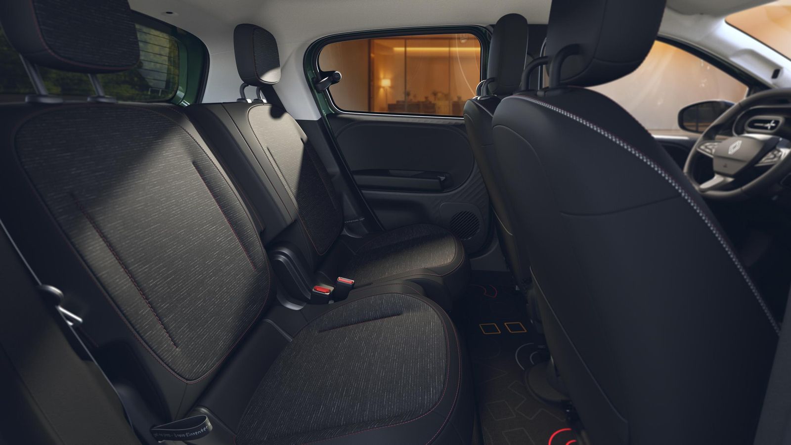 En todos los acabados la fila posterior está compuesta por dos banquetas independientes que pueden regularse longitudinalmente. Adelantadas al máximo aportan la mayor capacidad del maletero.