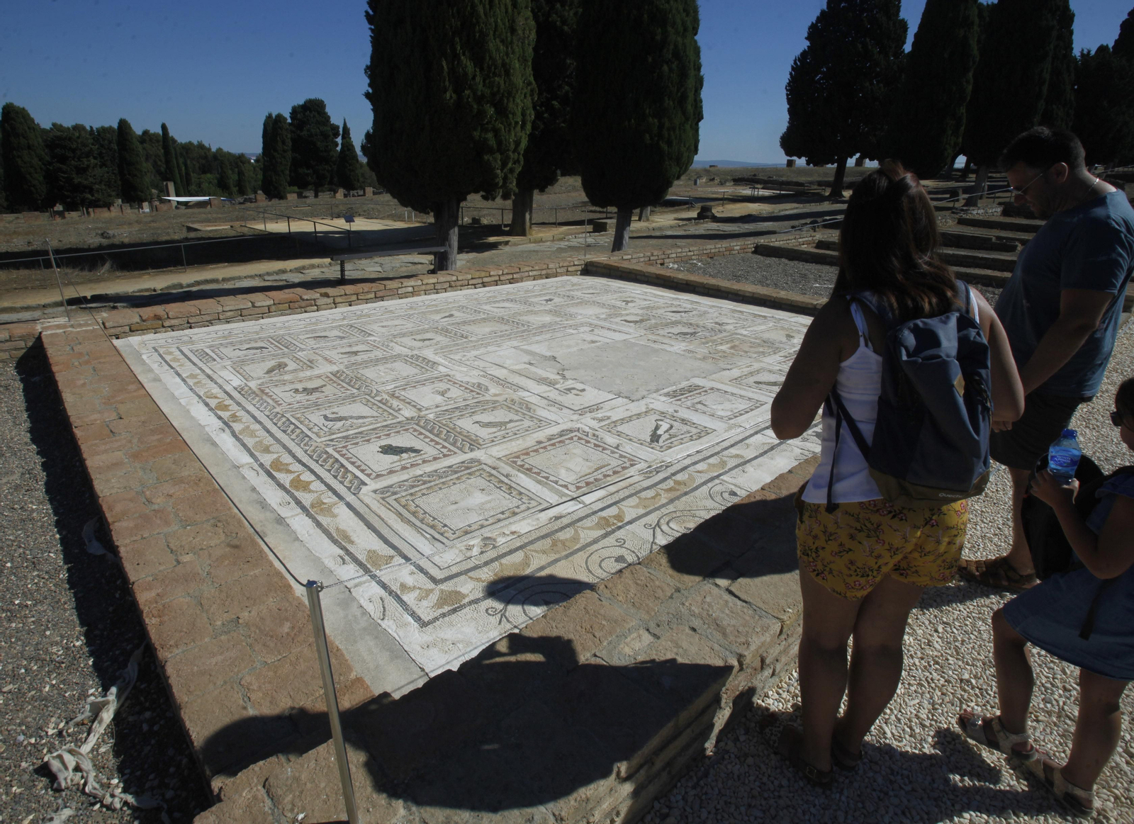 Uno de los bellos mosaicos que se encuentran en la ciudad romana de Itálica.