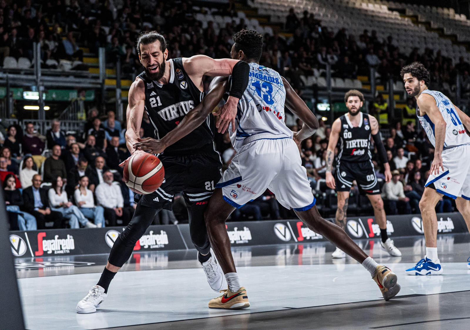 La Reggiana sufre un severo correctivo de la Virtus (69-45)