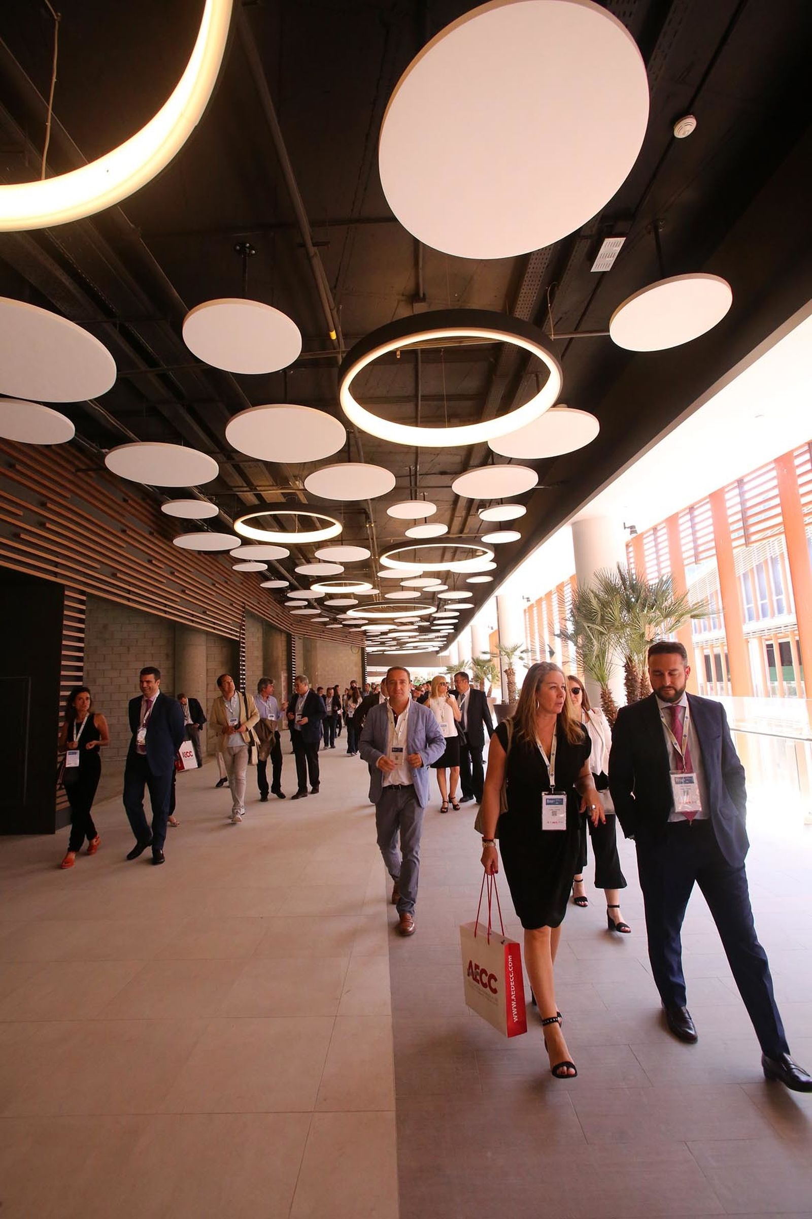 Visita al complejo comercial de Torre Sevilla