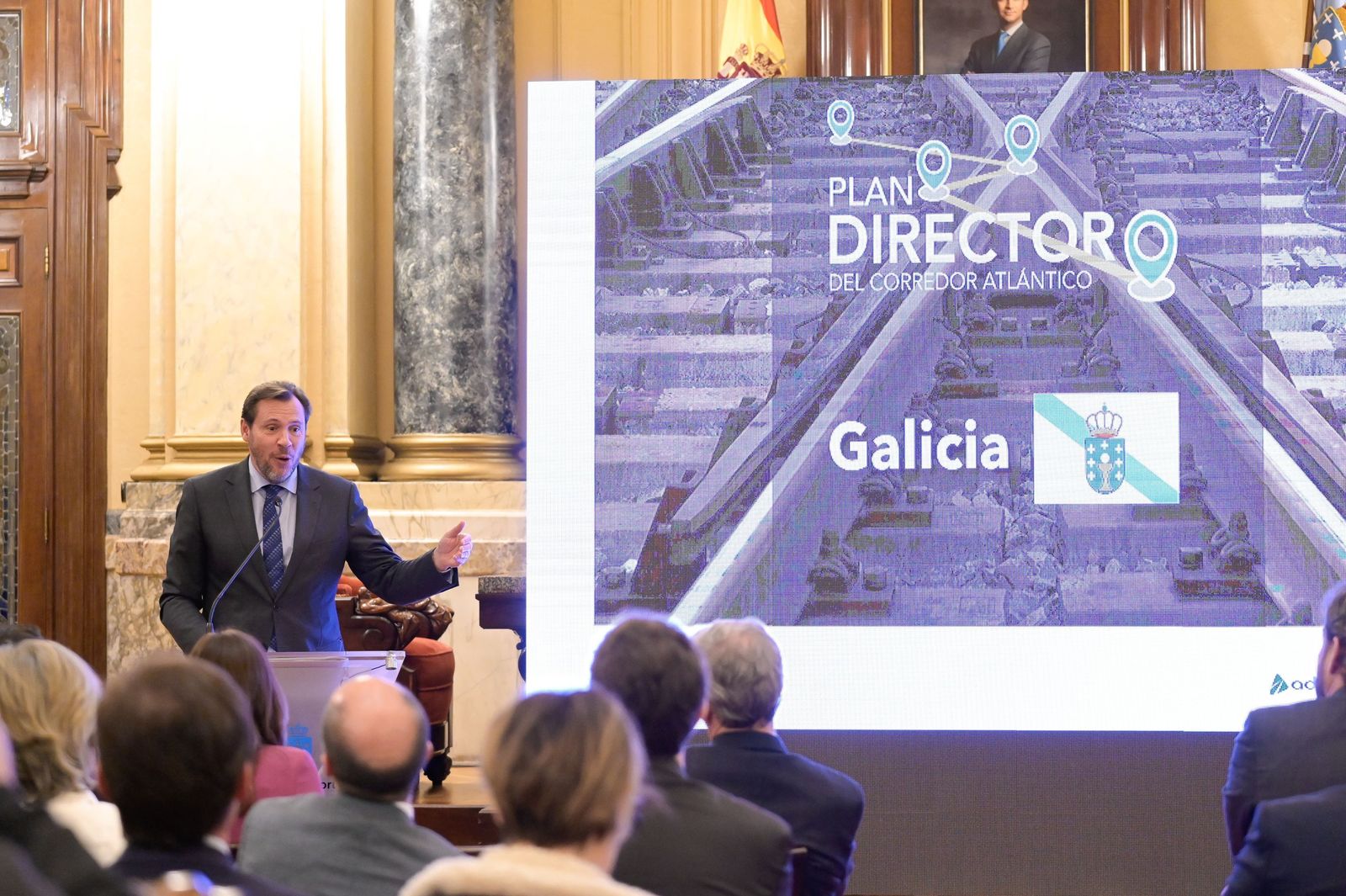 El ministro Óscar Puente presenta en Galicia el Plan Director del Corredor Atlántico.