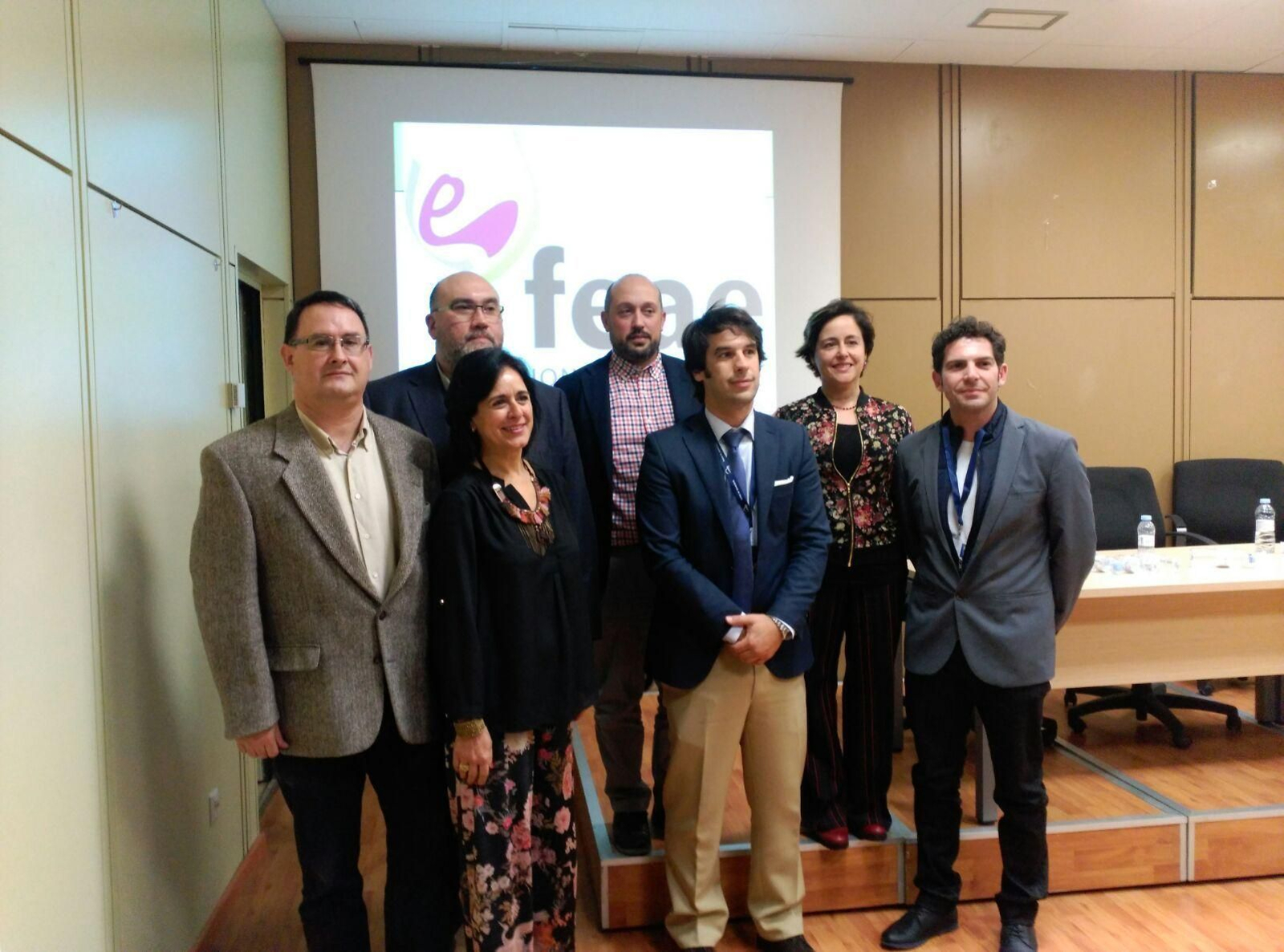 Santiago Jordi con el resto de miembros de la junta directiva de la Federación Española de Asociaciones de Enólogos.