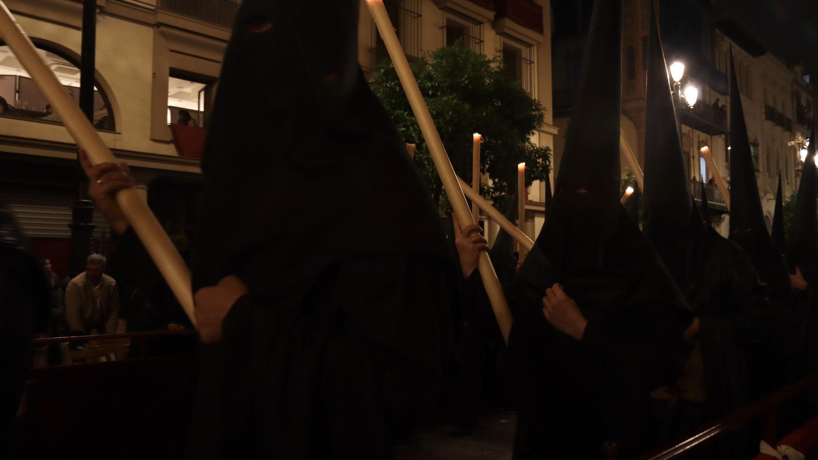 La Madrugá por la Carrera Oficial en la Semana Santa de Sevilla 2025