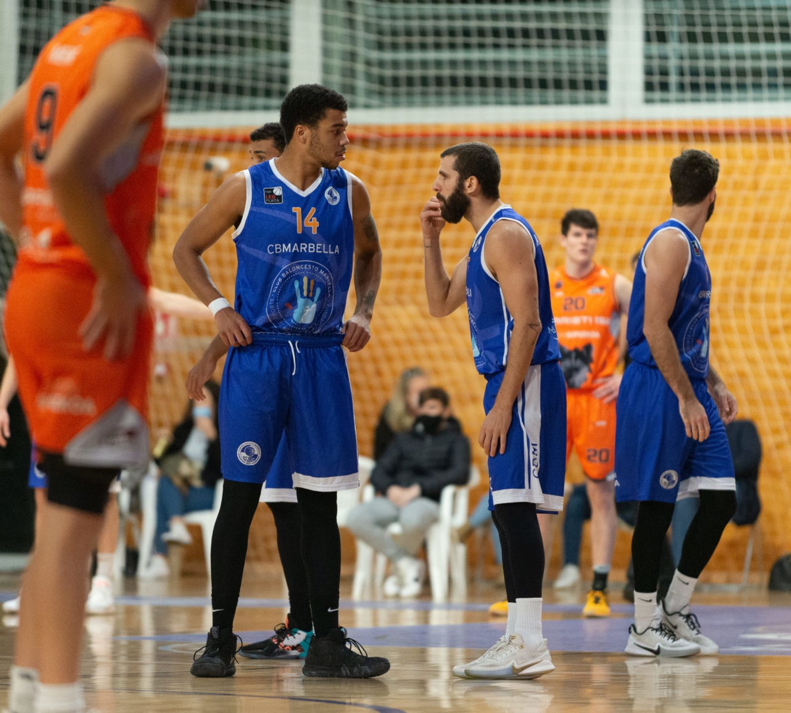 Ismael Tamba y Adri Fuentes.