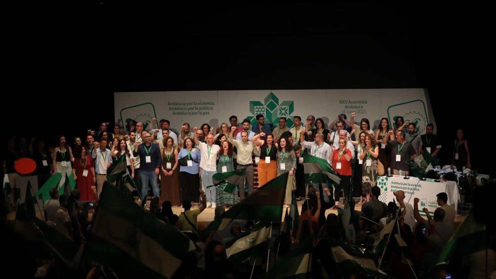 Fotografía de familia al término de la XXV Asamblea Andaluza