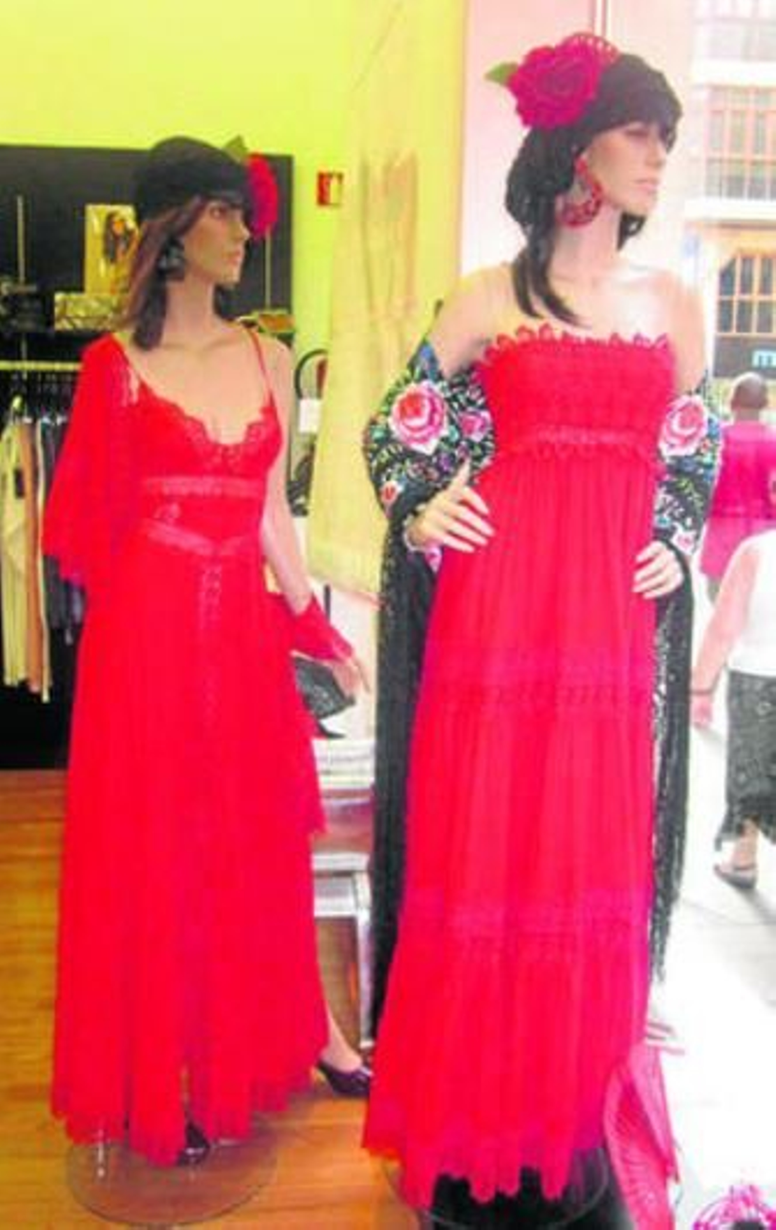 Dos de las propuestas de Nieves Pérez para las tardes taurinas almerienses.