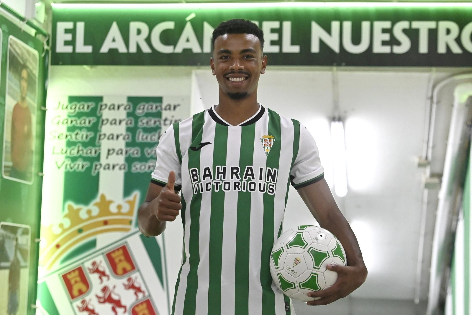 Las mejores fotos de la presentación de Sergi Guardiola y Dalisson como jugadores del Córdoba CF