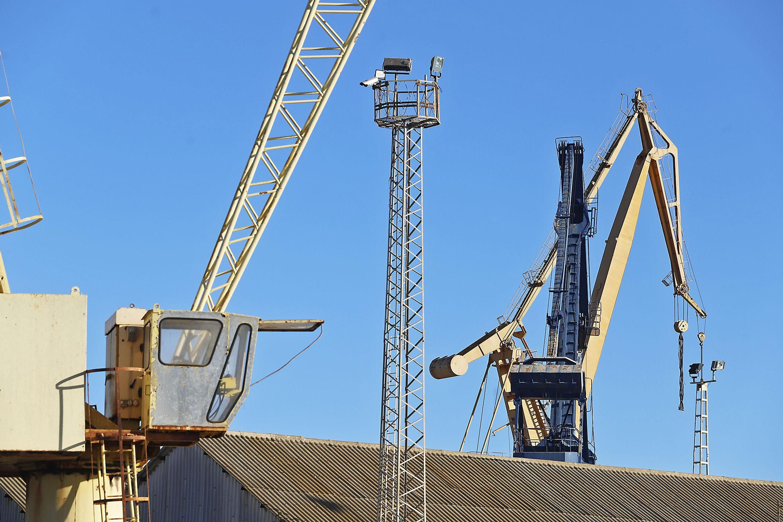 Imágenes de la visita a las instalaciones de Nuevo Astillero de Huelva.