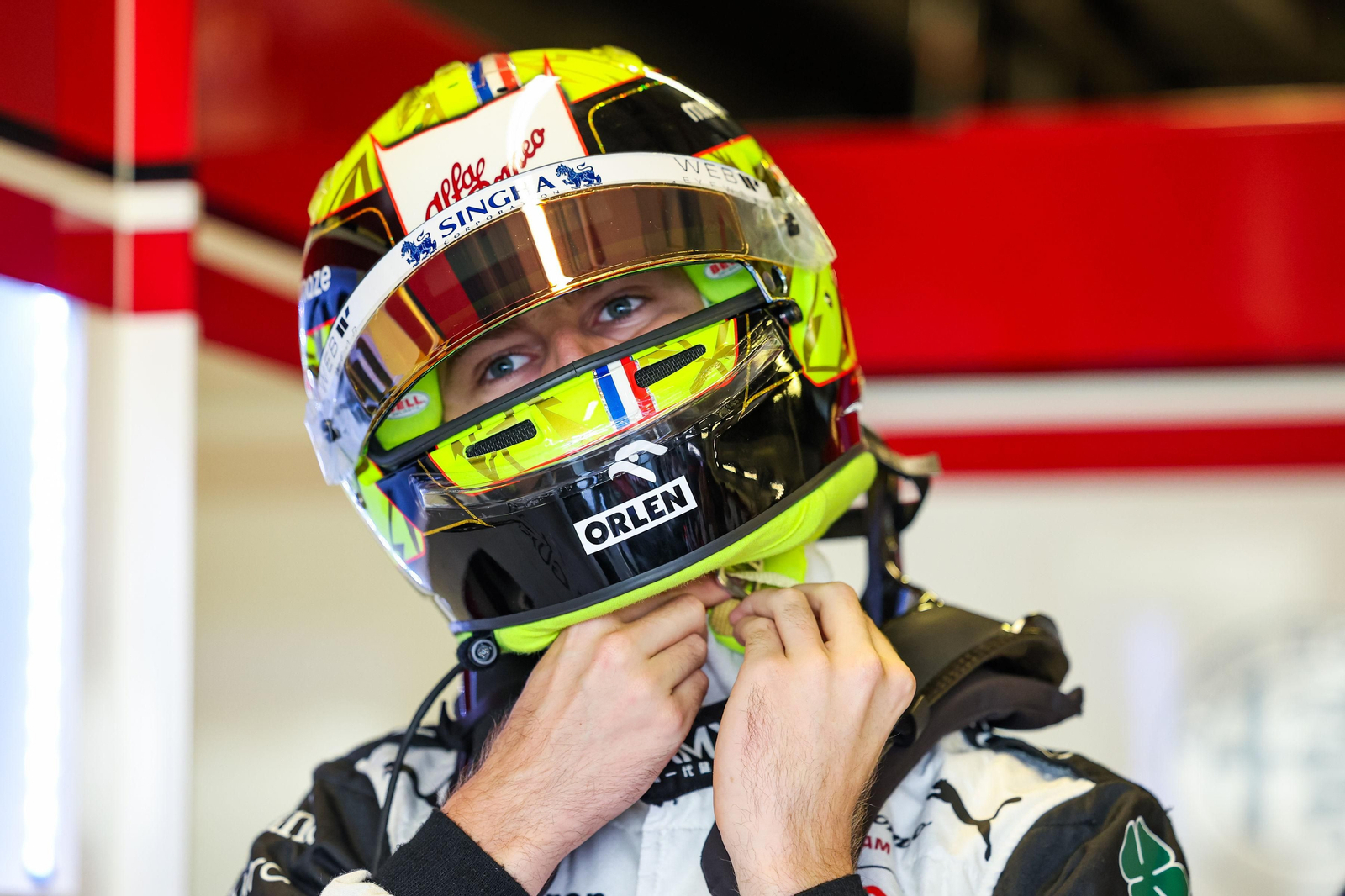 Las escuderías de  Fórmula uno se prueban tras el fin de temporada