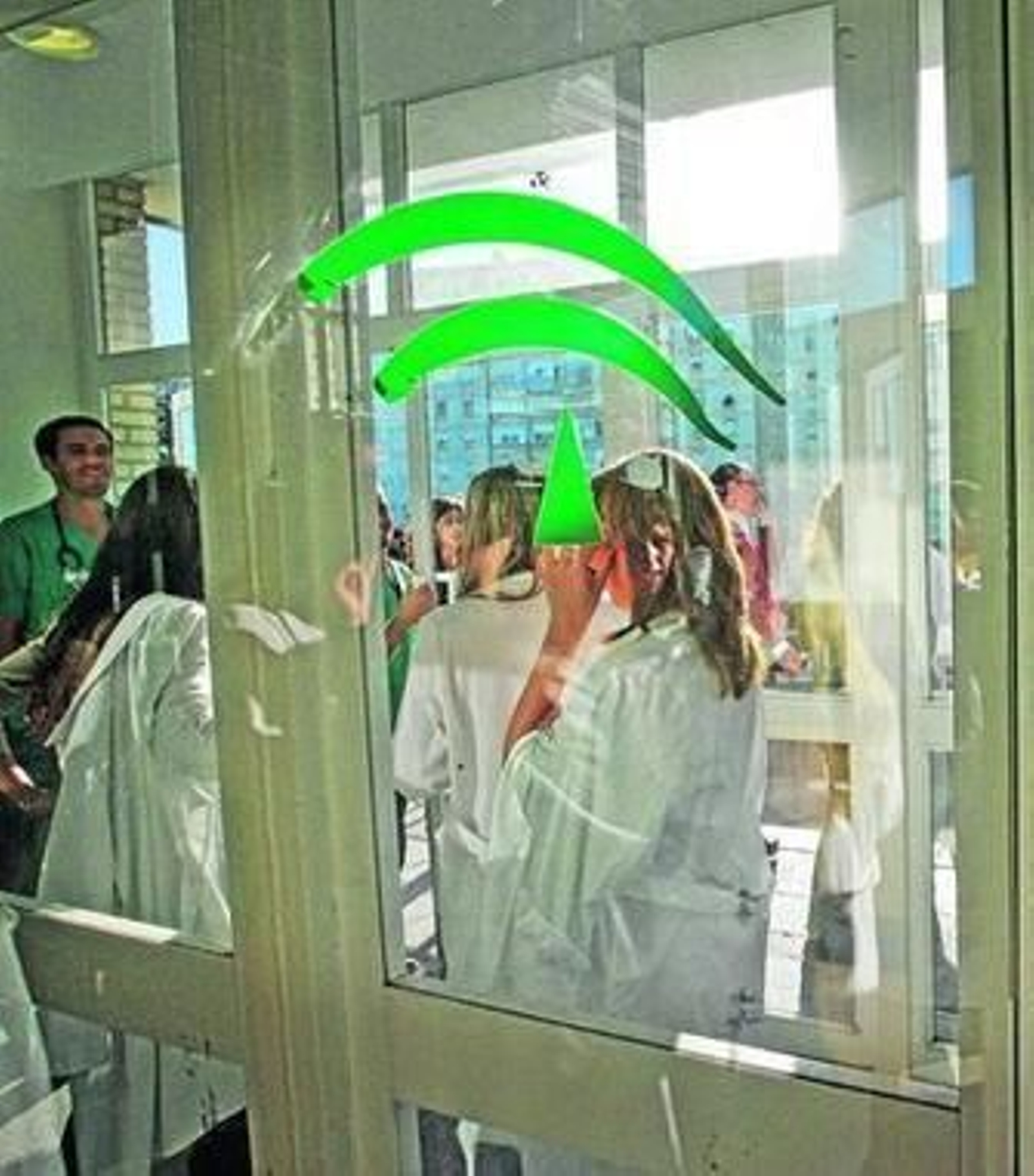 El sueldo total es el sueldo base más todos los complementos y extras.