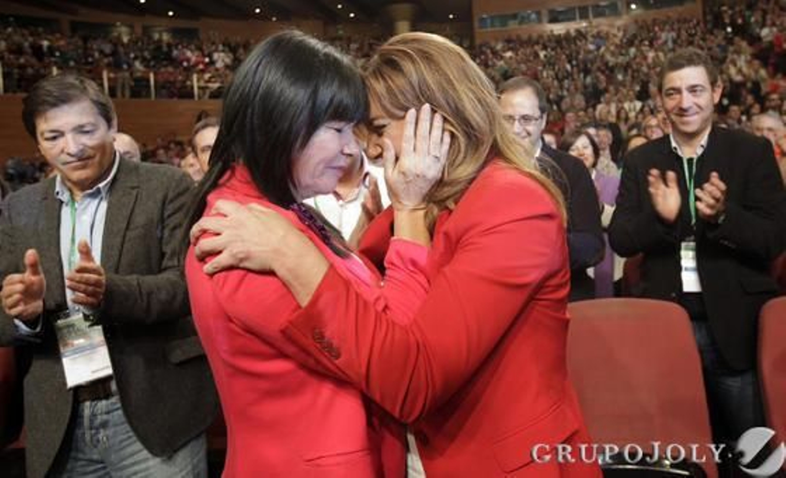 Micaela Navarro y Susana Díaz.

Foto: L. Rivas
