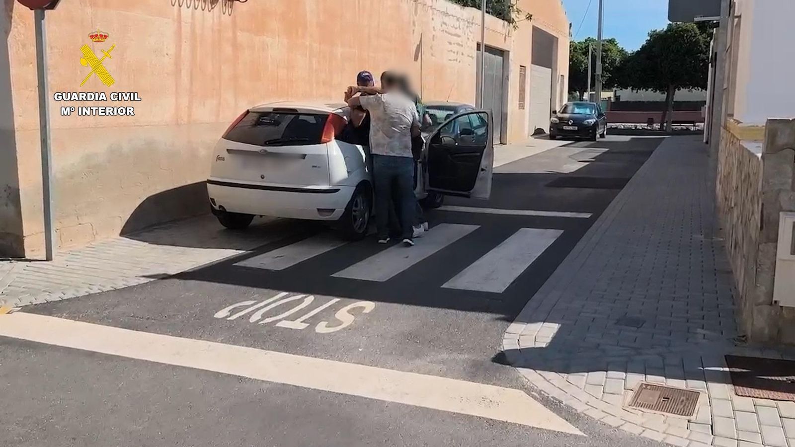 Momento de la detención de uno de los autores del atraco.