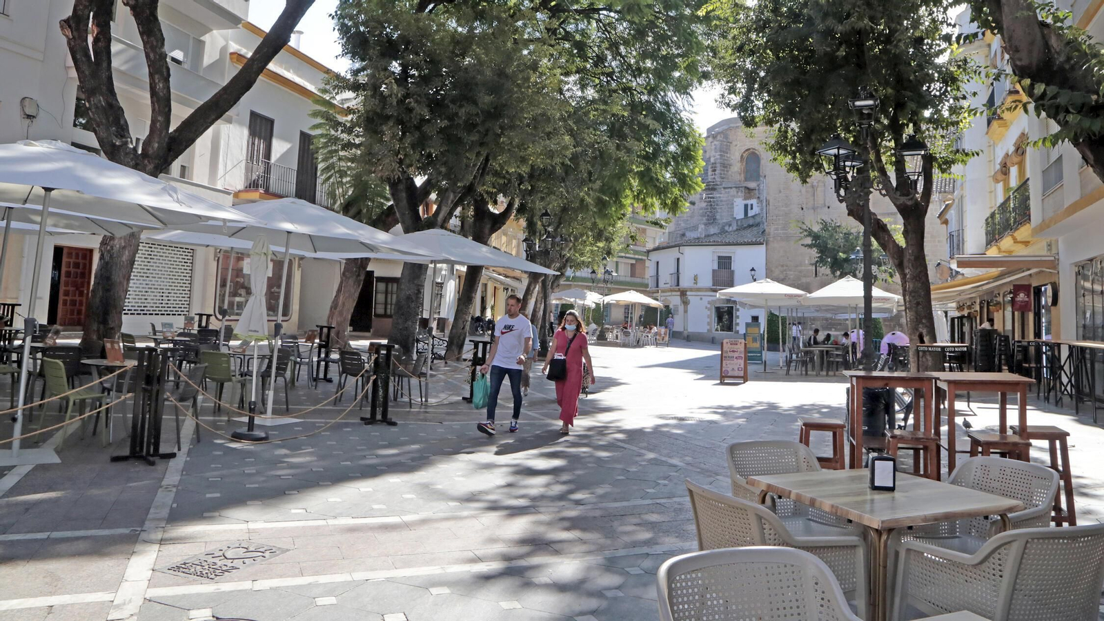 Una vista de la plaza Plateros, una de las zonas con más terrazas de Jerez, fotografiada el pasado jueves. Una vista de la plaza Plateros, una de las zonas con más terrazas de Jerez, fotografiada el pasado jueves.