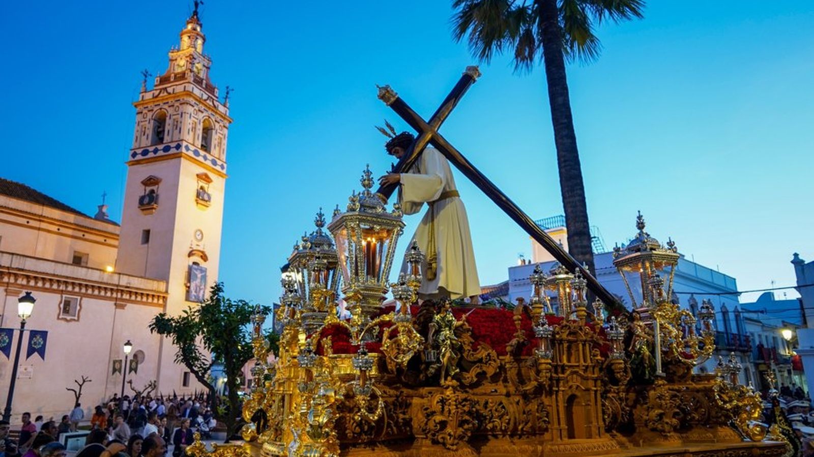 El paso del Señor de la Victoria