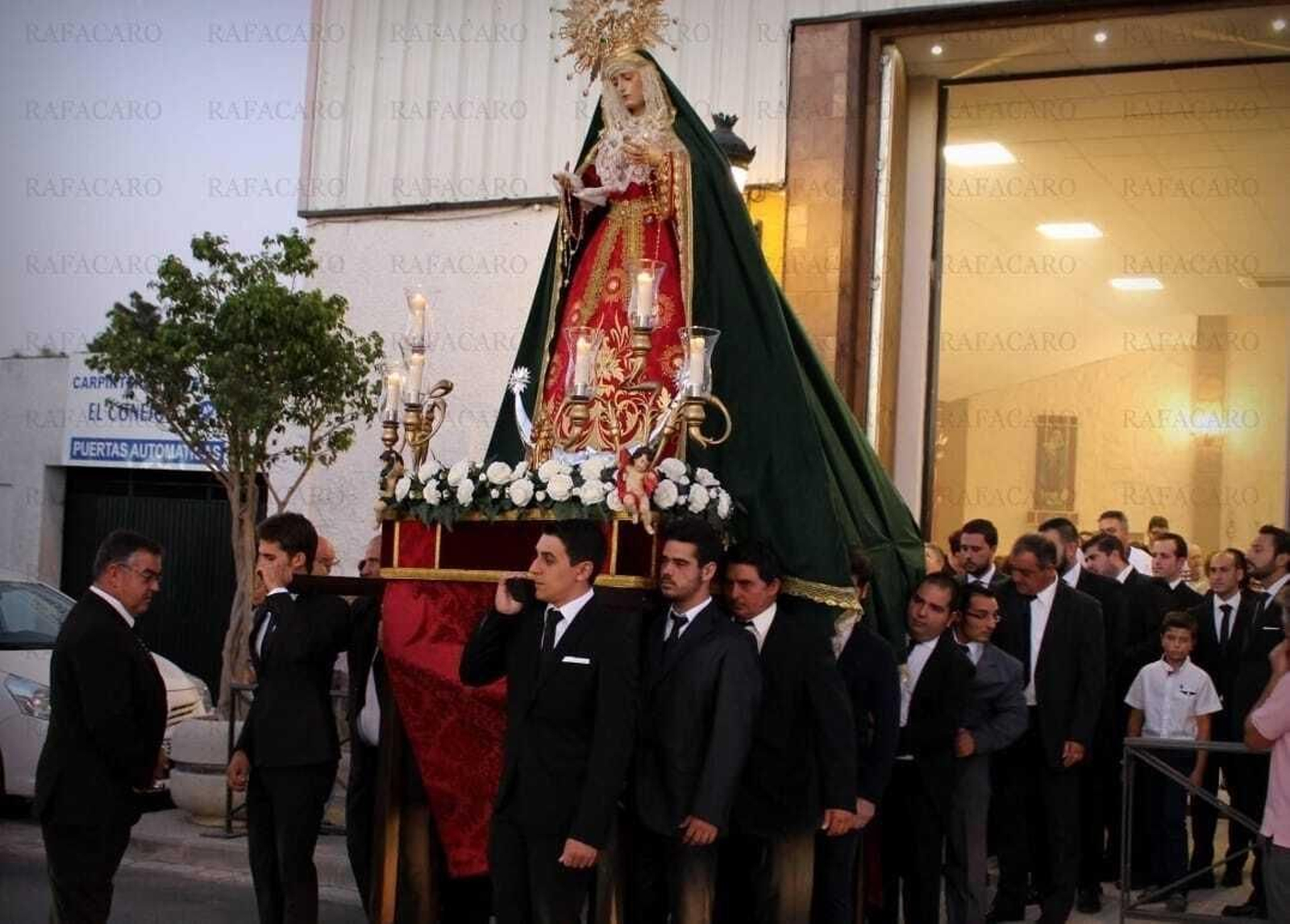 Rosario de la Virgen del Dulce Nombre, en una pasada edición de esta celebración.