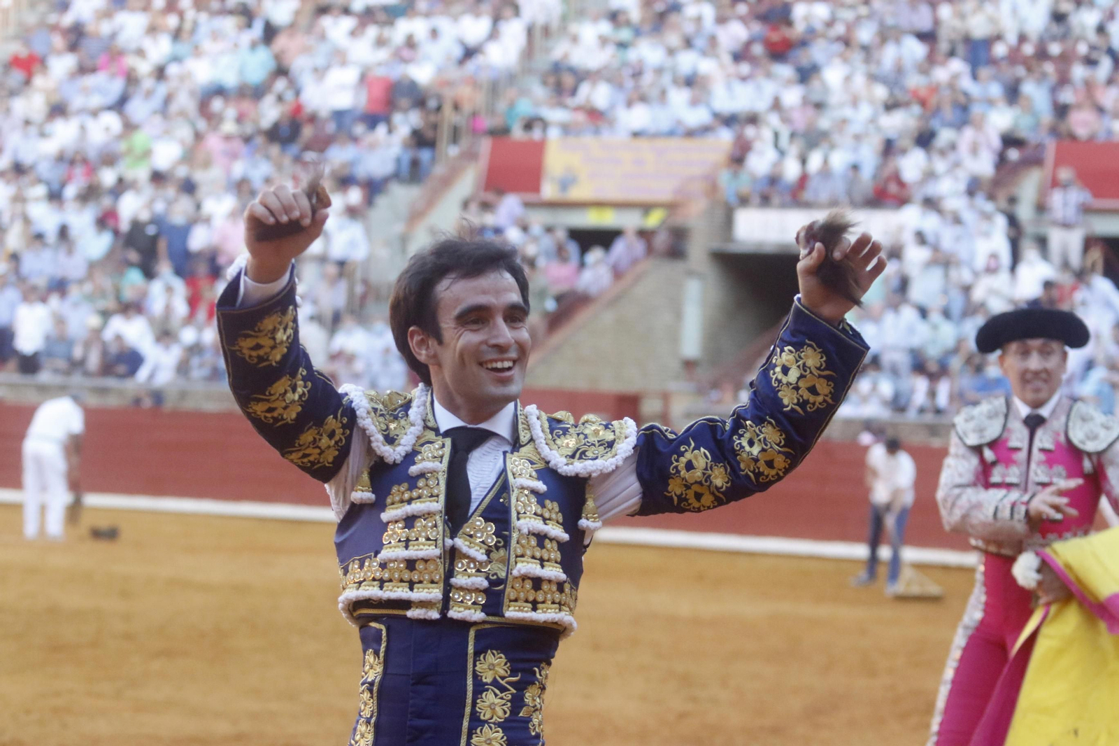 La corrida por el 30 aniversario de la alternativa de Finito de Córdoba, en imágenes