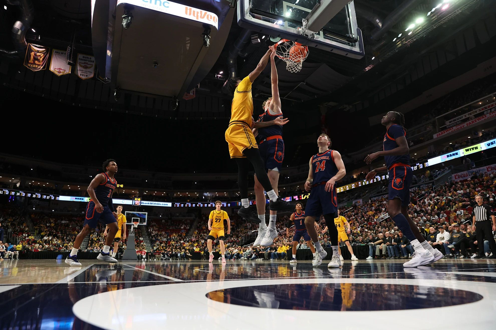 NCAA: Álvaro Folgueiras brilla con 17 puntos