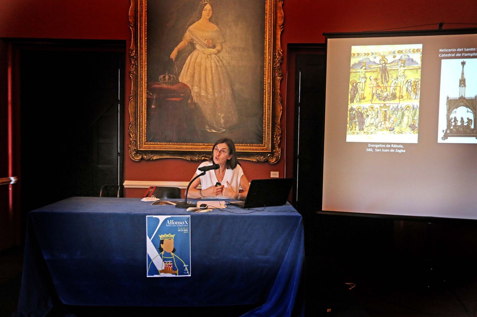 Un momento de la conferencia de María Teresa López de Guereño en el Alcázar.