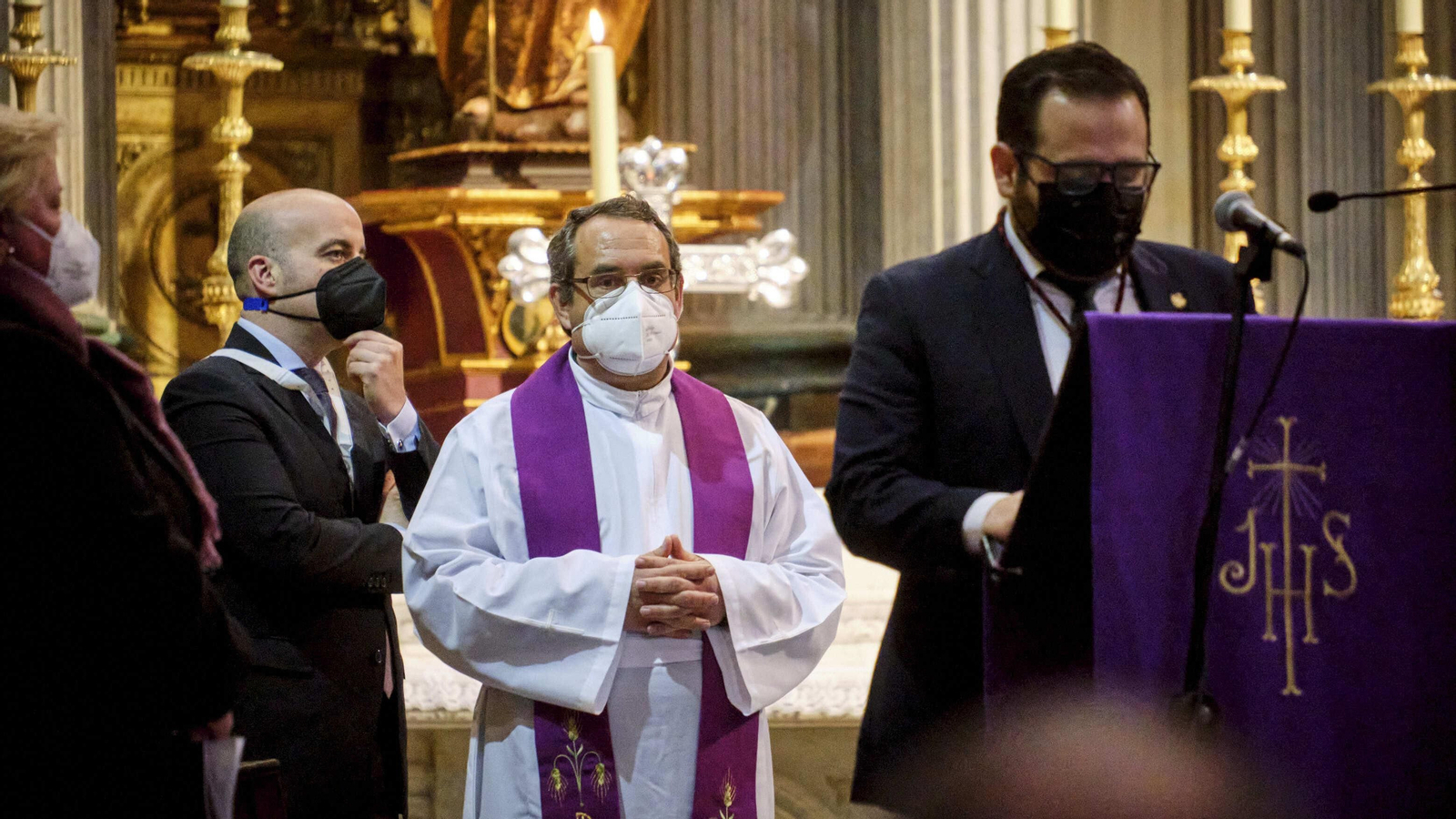 Vía Crucis de Piedad en el interior de La Catedral.